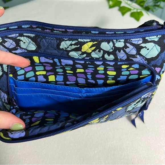 VERA BRADLEY CROSS BODY - Picture 4 of 6